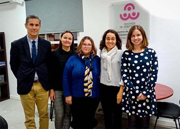 Responsáveis da ANACOM e do Centro de Arbitragem do Algarve na sessão de formação.