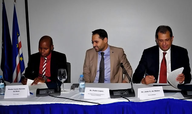 Assinatura de protocolo de cooperação entre a ANACOM e a ARME, Cidade da Praia, Cabo Verde, 11.01.2019