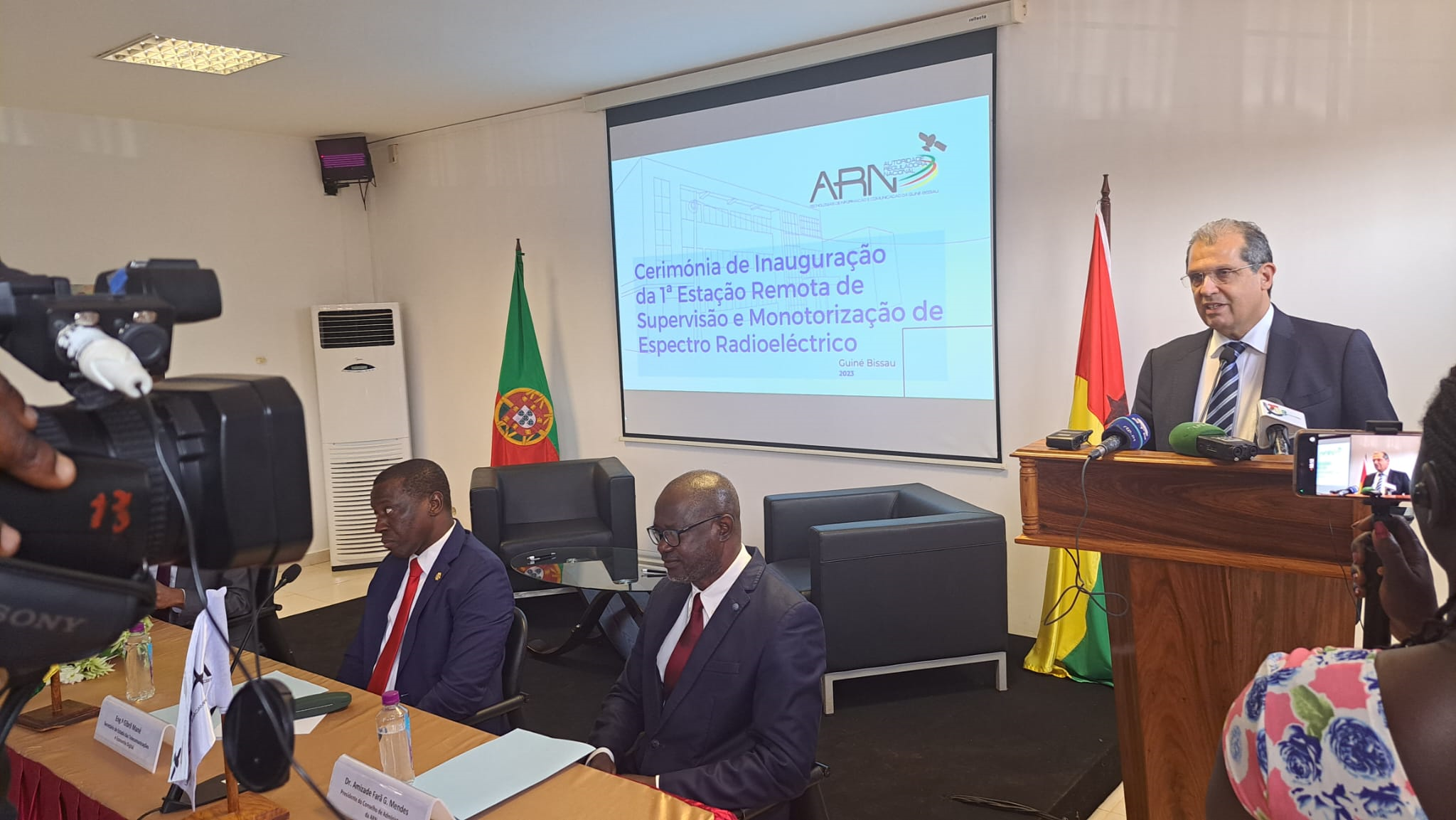 ANACOM instala estação de controlo do espectro na Guiné-Bissau