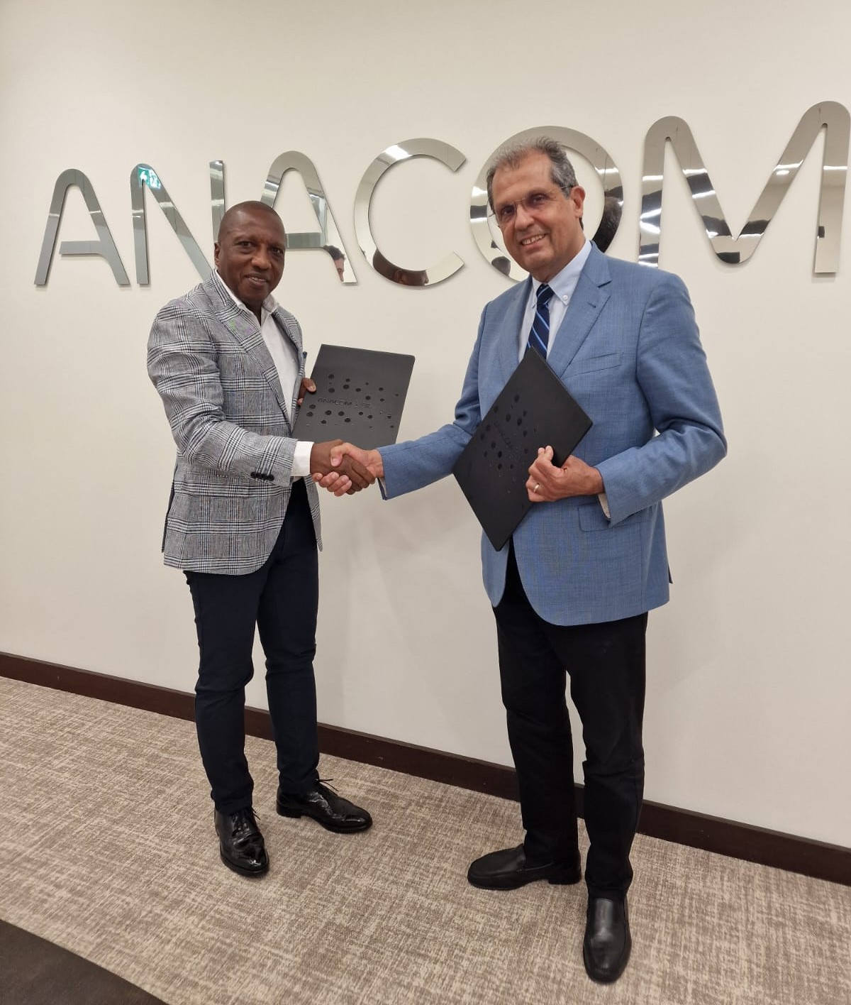 ANACOM reforça cooperação com a Guiné-Bissau